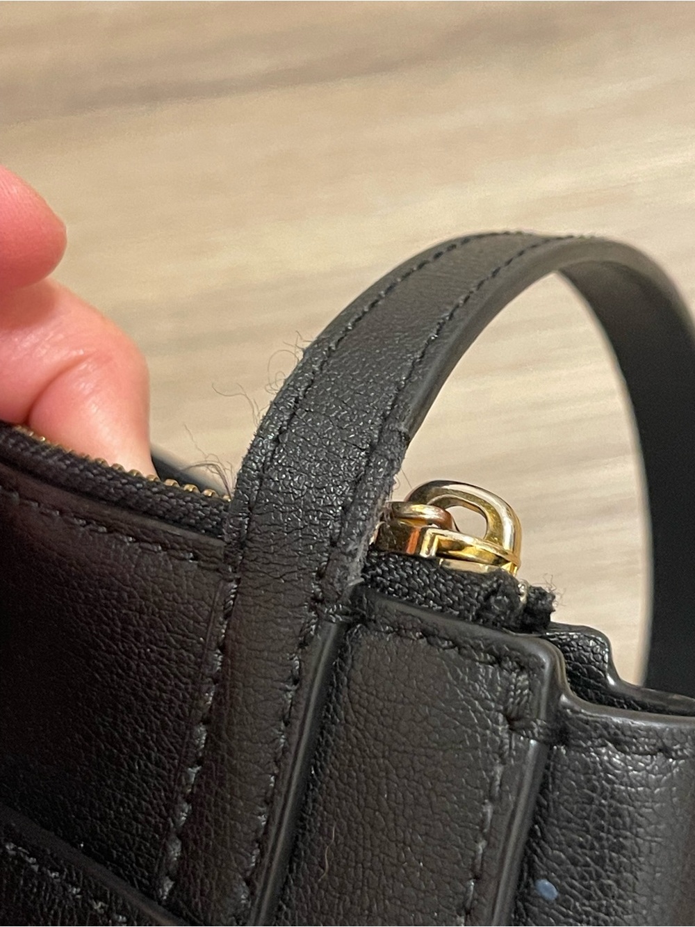 Marc Jacobs The Commuter Black Leather Crossbody Bag - Picture 6 of 10